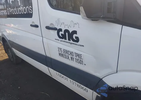 2017 Mercedes-Benz Sprinter 2500 Standard Roof V6 z USA, uszkodzony, nr VIN WD3PE7CD8HP512514